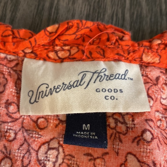 Universal Thread wrap long-sleeve top. Size M. Burnt orange floral pattern - Picture 14 of 15